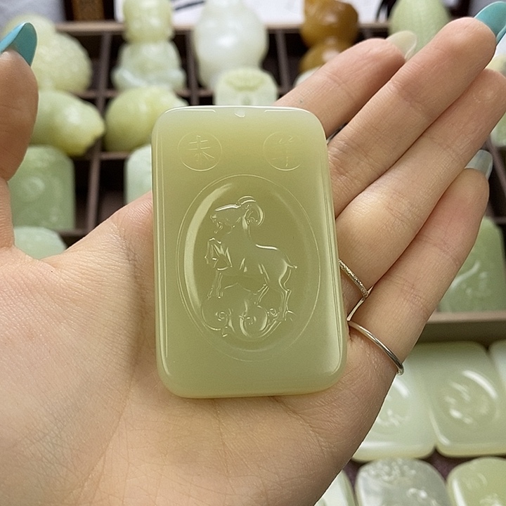 昆仑石双面守护羊