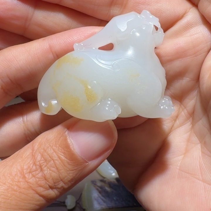 魏***道和田玉未镶嵌颈饰