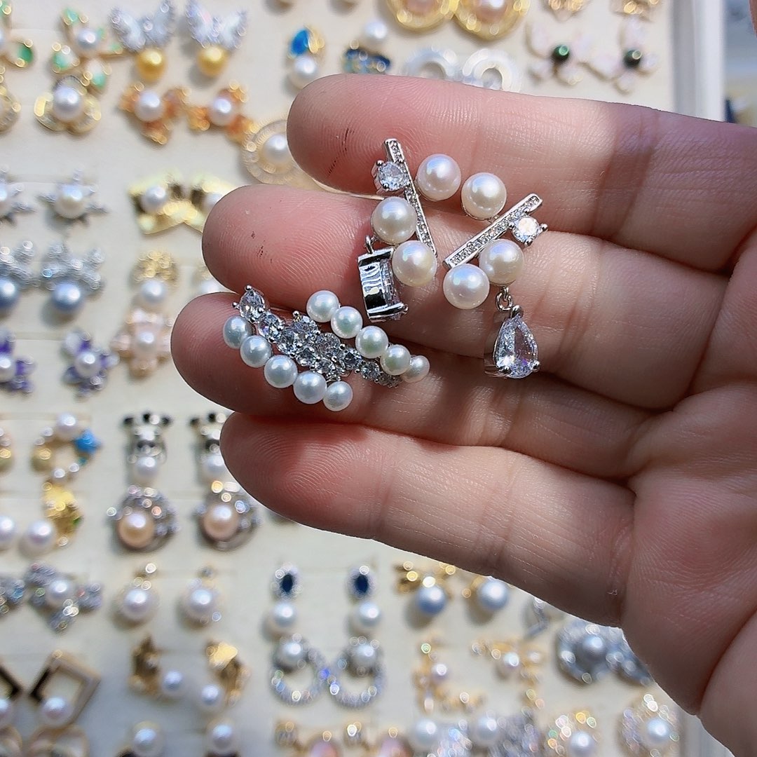 ****里淡水珍珠合金耳饰