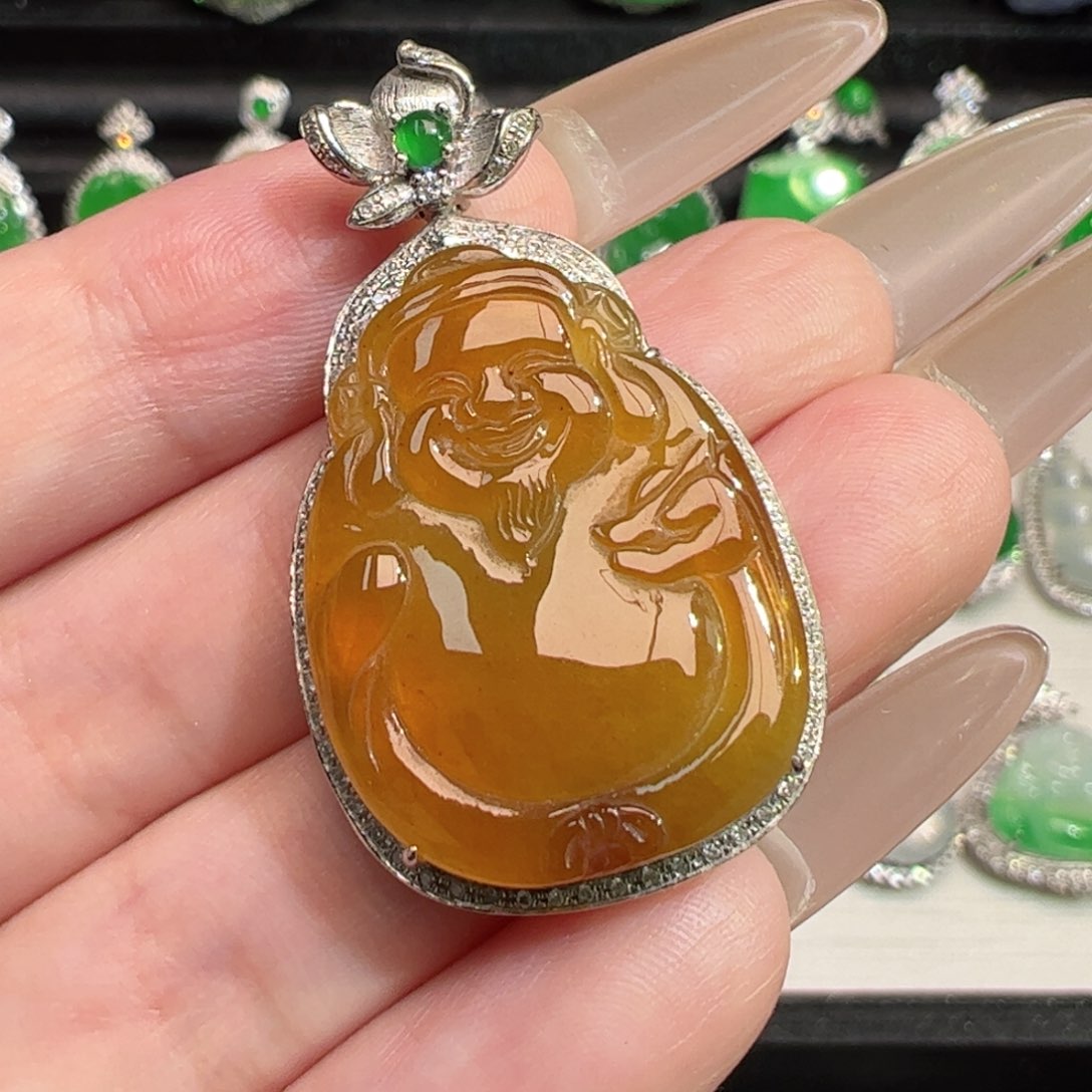 翡翠18K金镶嵌颈饰