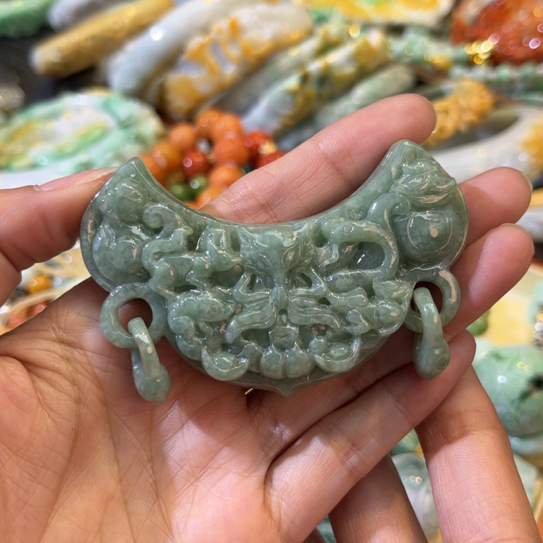 翡翠颈饰未镶嵌待编款