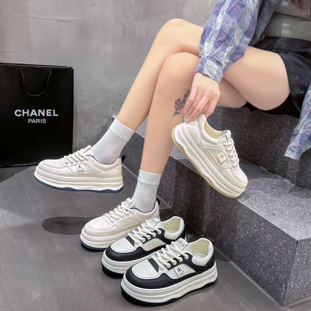 啊枝姐2025加绒新款女士素面百搭韩版纯色厚底缝制小白鞋板鞋Q26