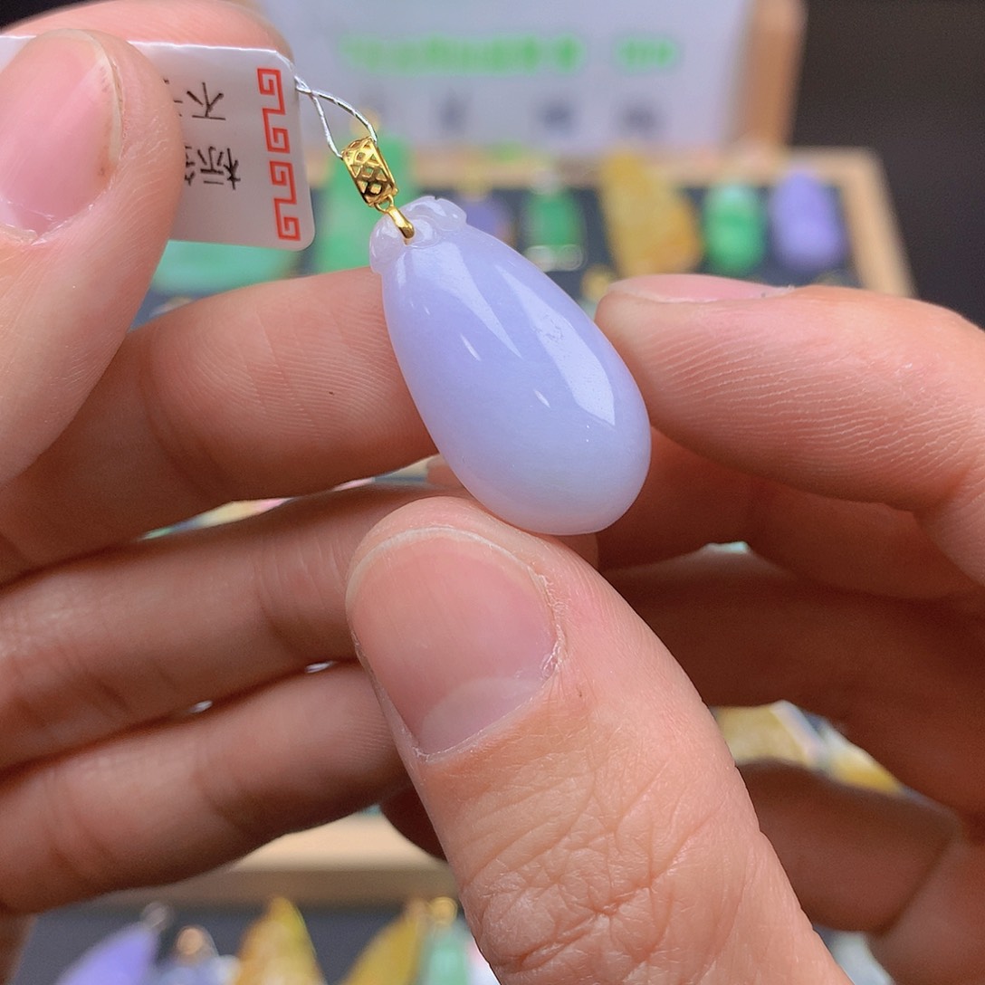 翡翠颈饰18K金镶嵌翡翠