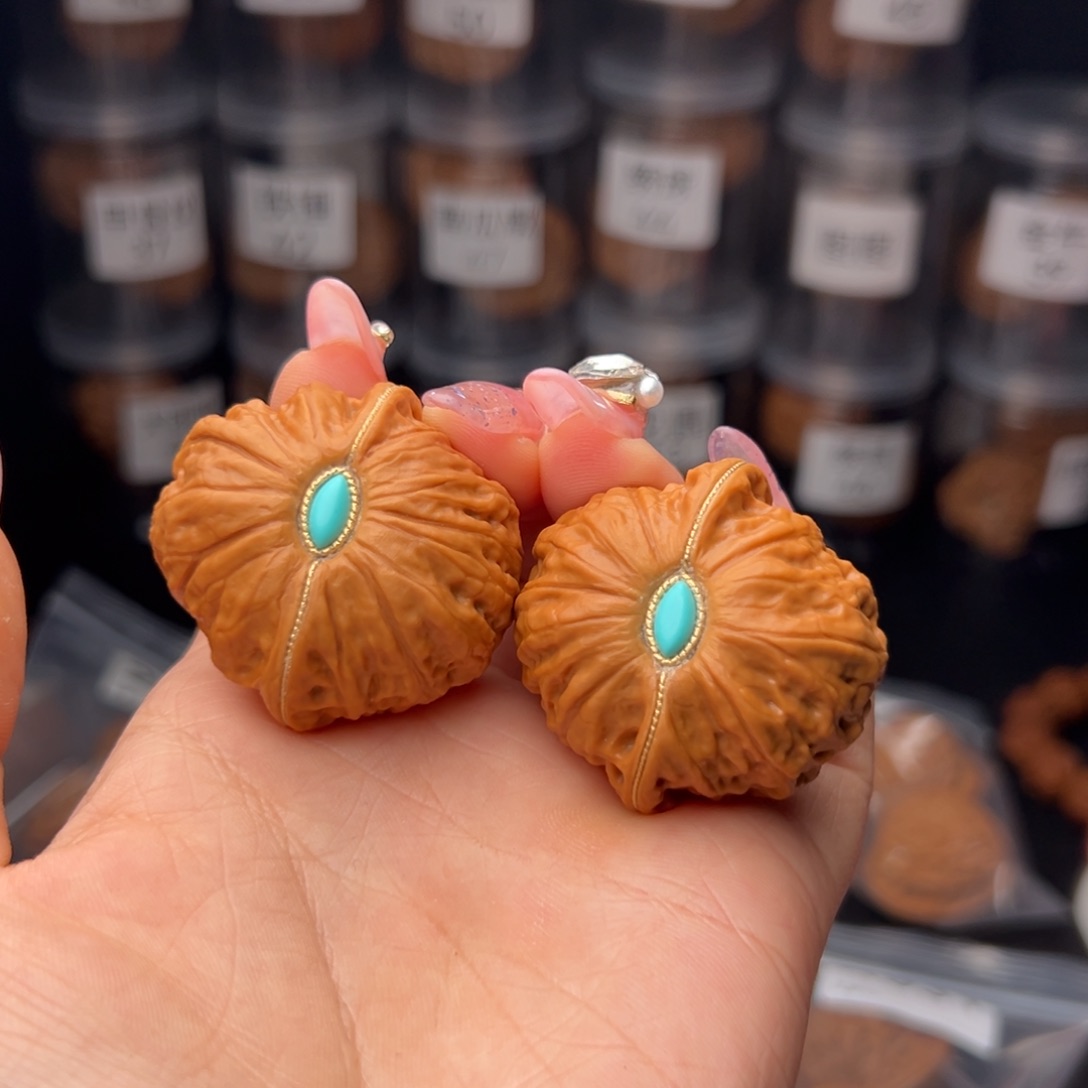 文玩核桃吊坠小**龙铁锤