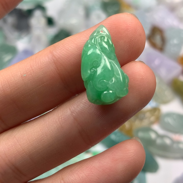 翡翠未镶嵌颈饰翡翠