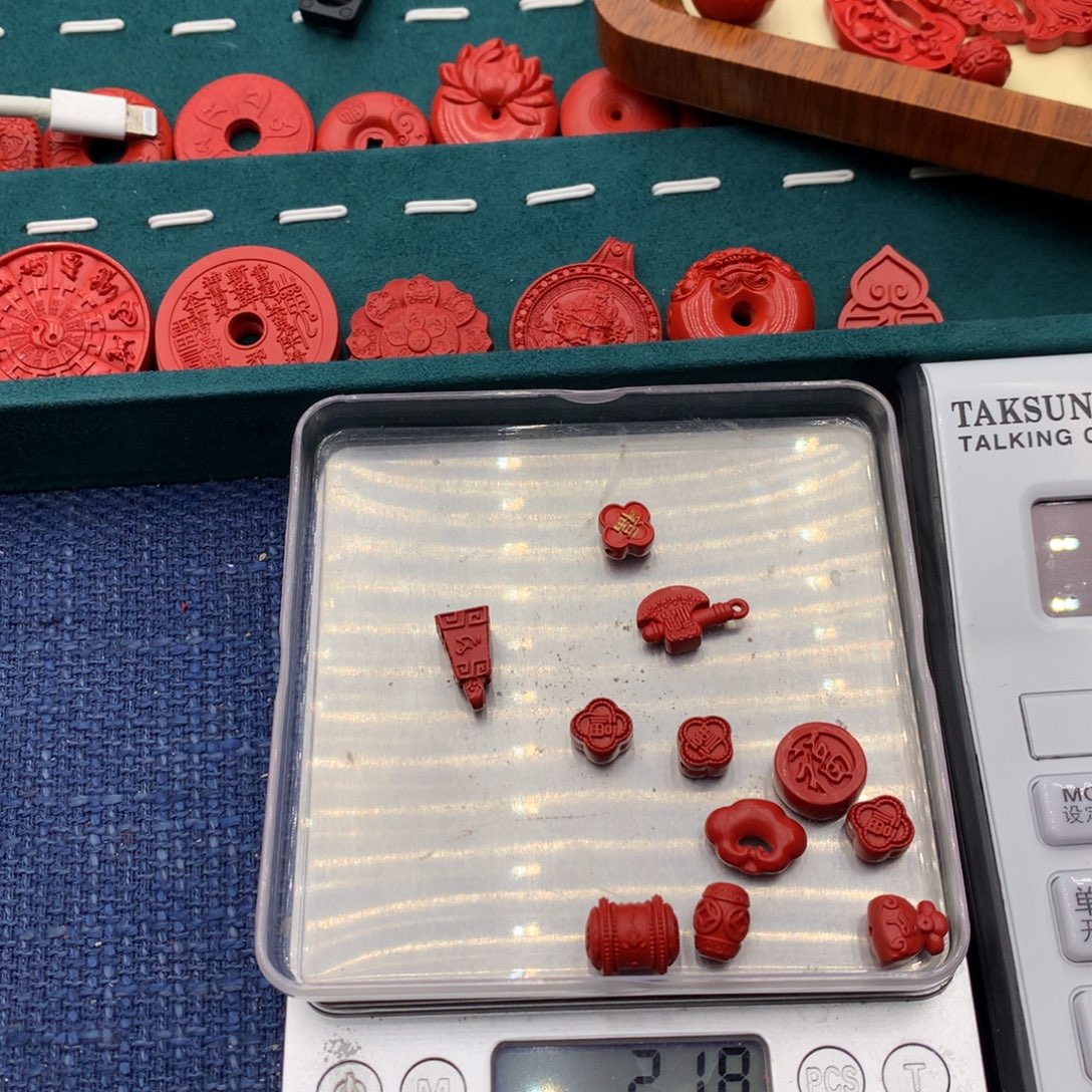 天然辰砂红砂小配件