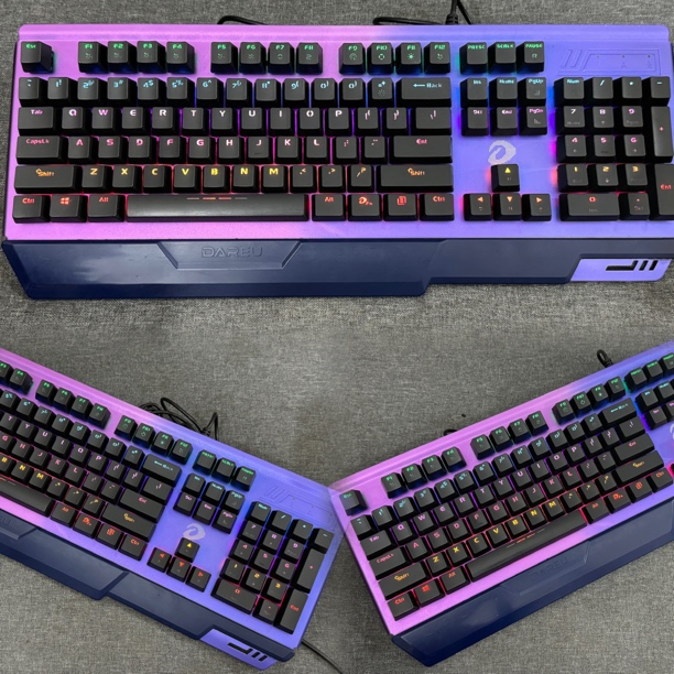 8新  达尔优ck526紫金配色红外轴可插拔彩色背光机械键盘小手托