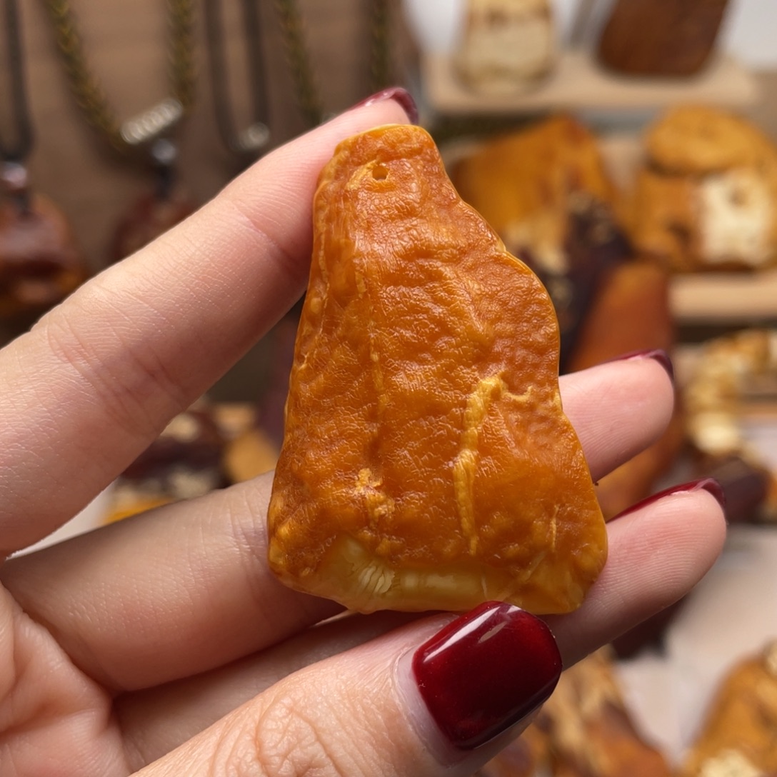 琥珀未镶嵌珠宝奇石