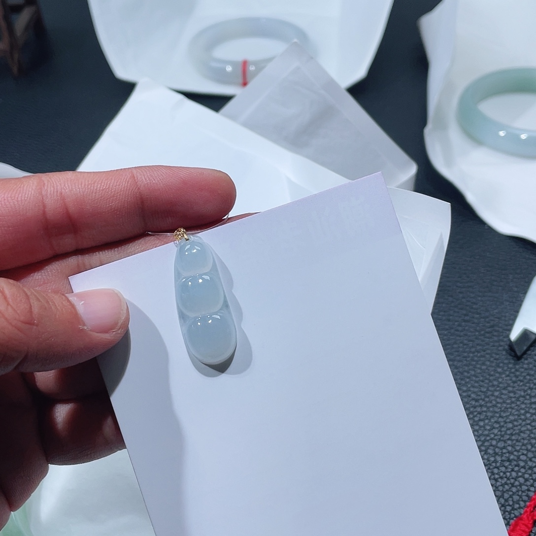 翡翠未镶嵌颈饰天然翡翠