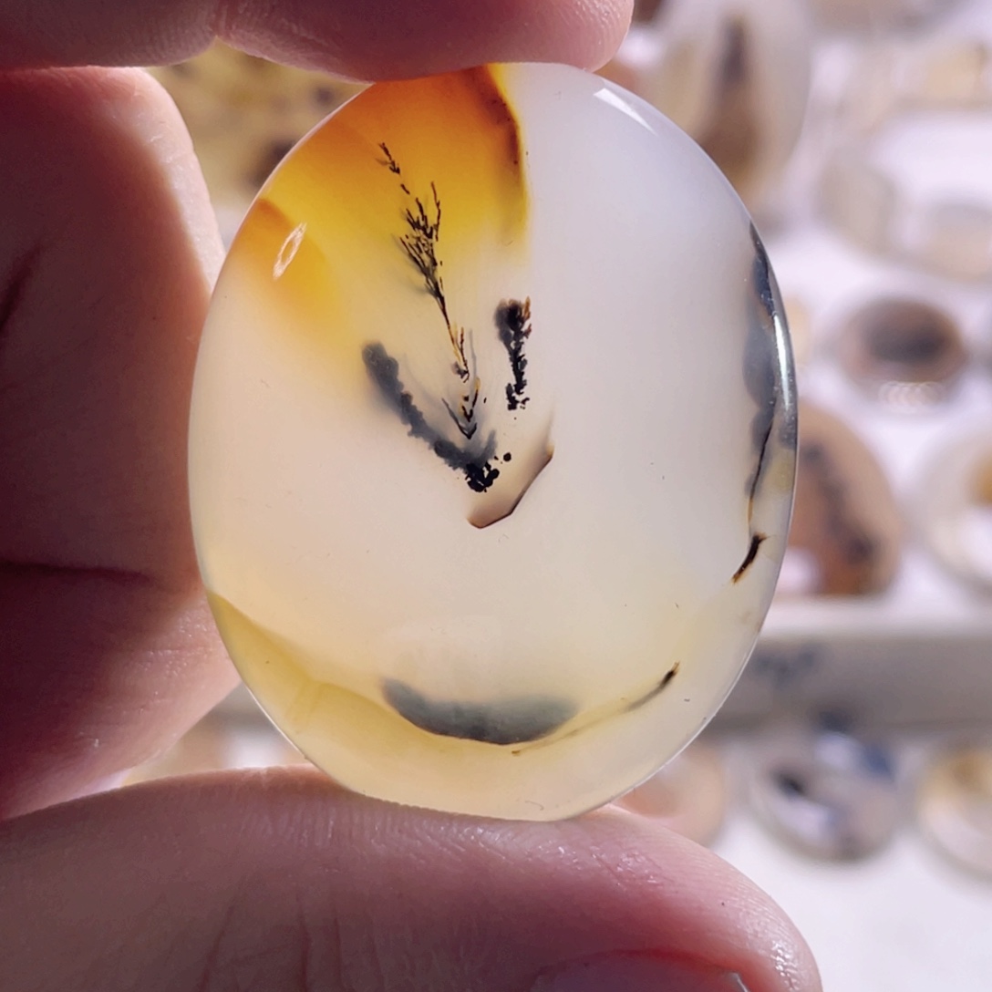 玛瑙/玉髓未镶嵌珠宝奇石