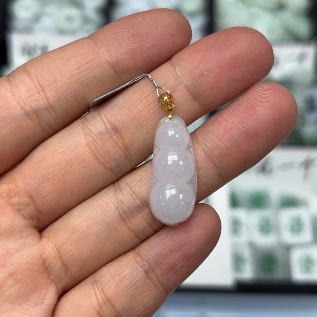 翡翠颈饰未镶嵌福豆