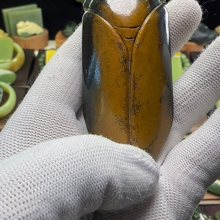 逍***郎岫岩河磨玉（透闪石质玉）未镶嵌颈饰