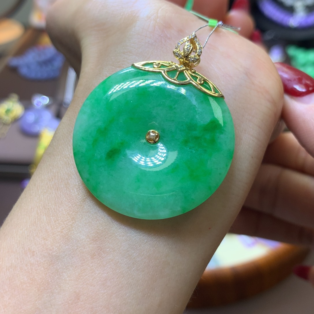 【闪购商品】翡翠颈饰18K金镶嵌Q****欣翡翠