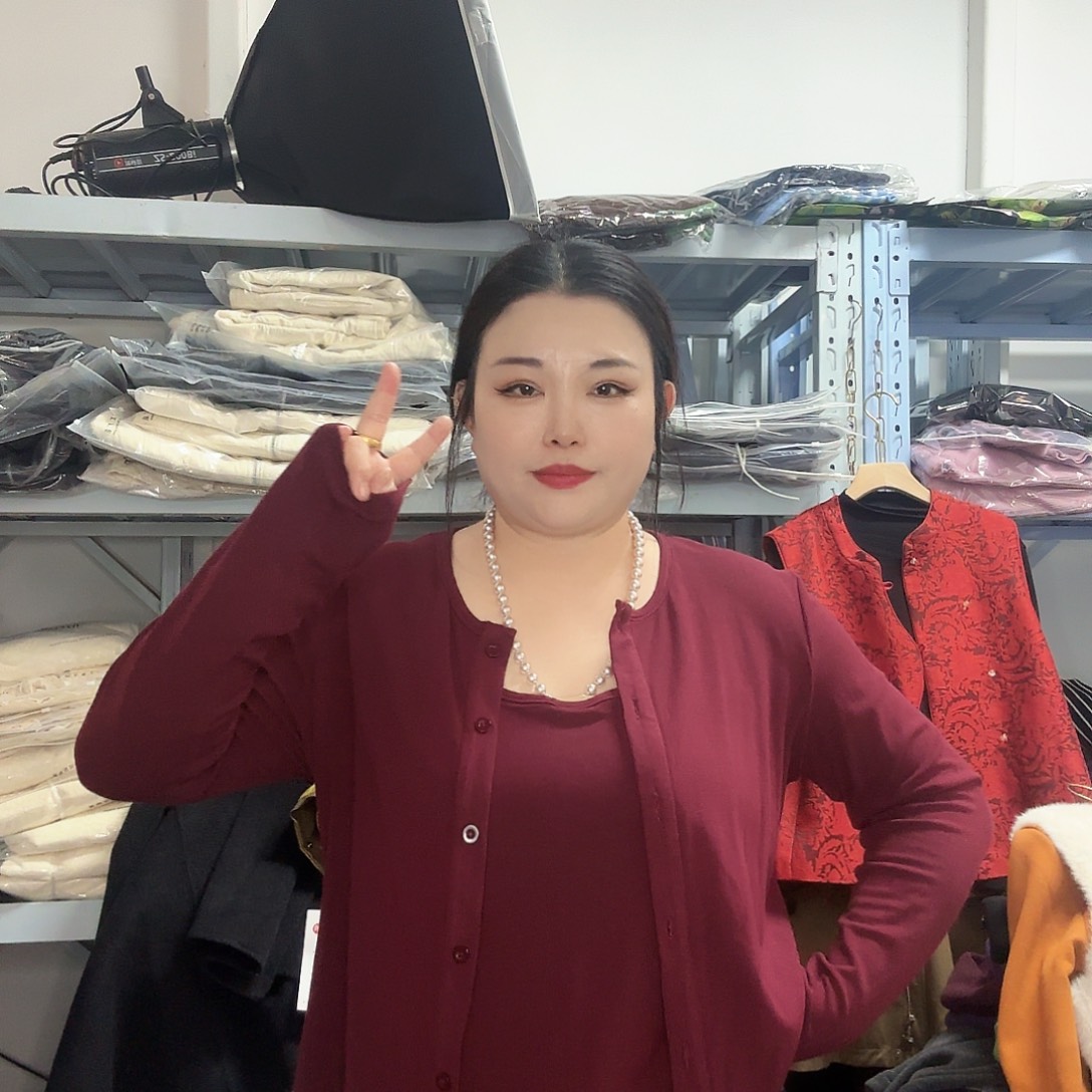 185真两件开衫120斤穿 150