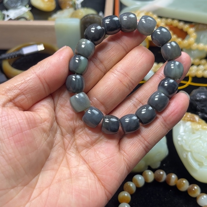 和田玉（糖玉）未镶嵌挂件