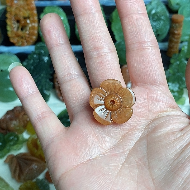 未镶嵌蛇纹石玉颈饰