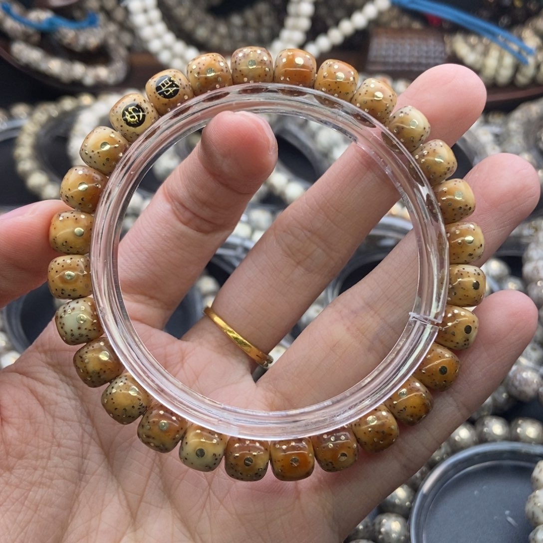 泰***店星月菩提吊坠火烧云千钉老型