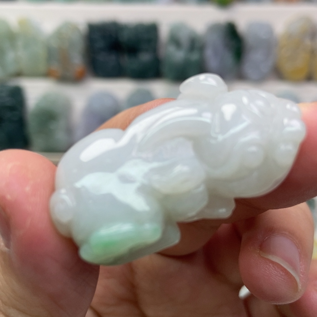 翡翠未镶嵌吊坠(赠链)