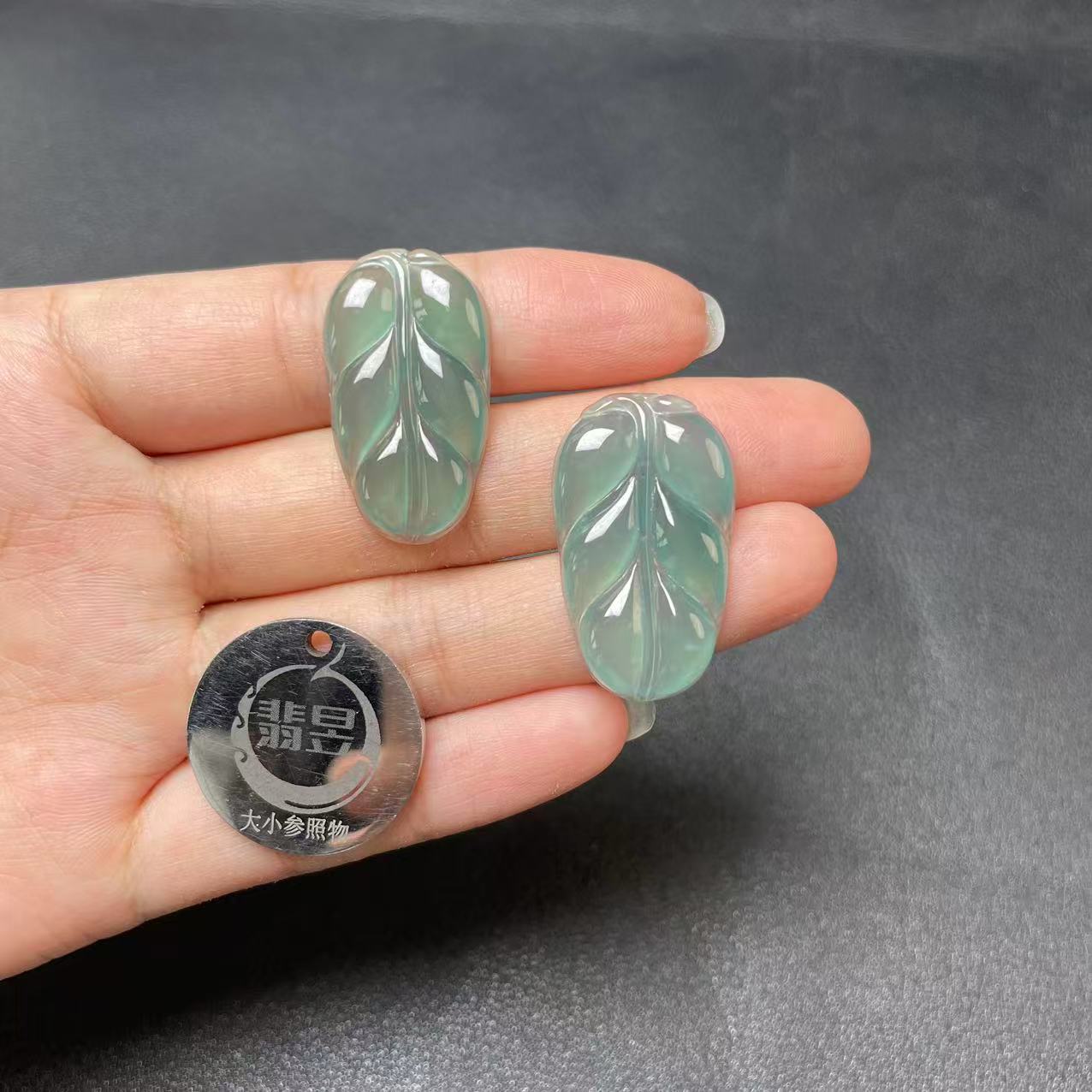 38449T29-3B03-天然A货翡翠吊坠绑绳-多样性发其一