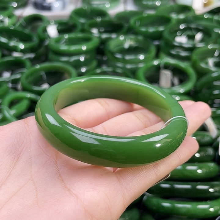 未镶嵌手镯和田玉（碧玉）