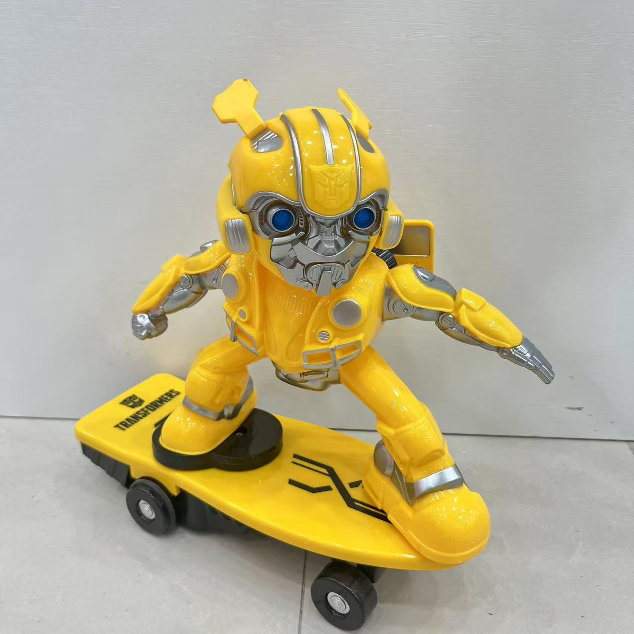 （艾）黄蜂特技翻滚滑板音乐万向行走男孩玩具（自备3个5号电池）