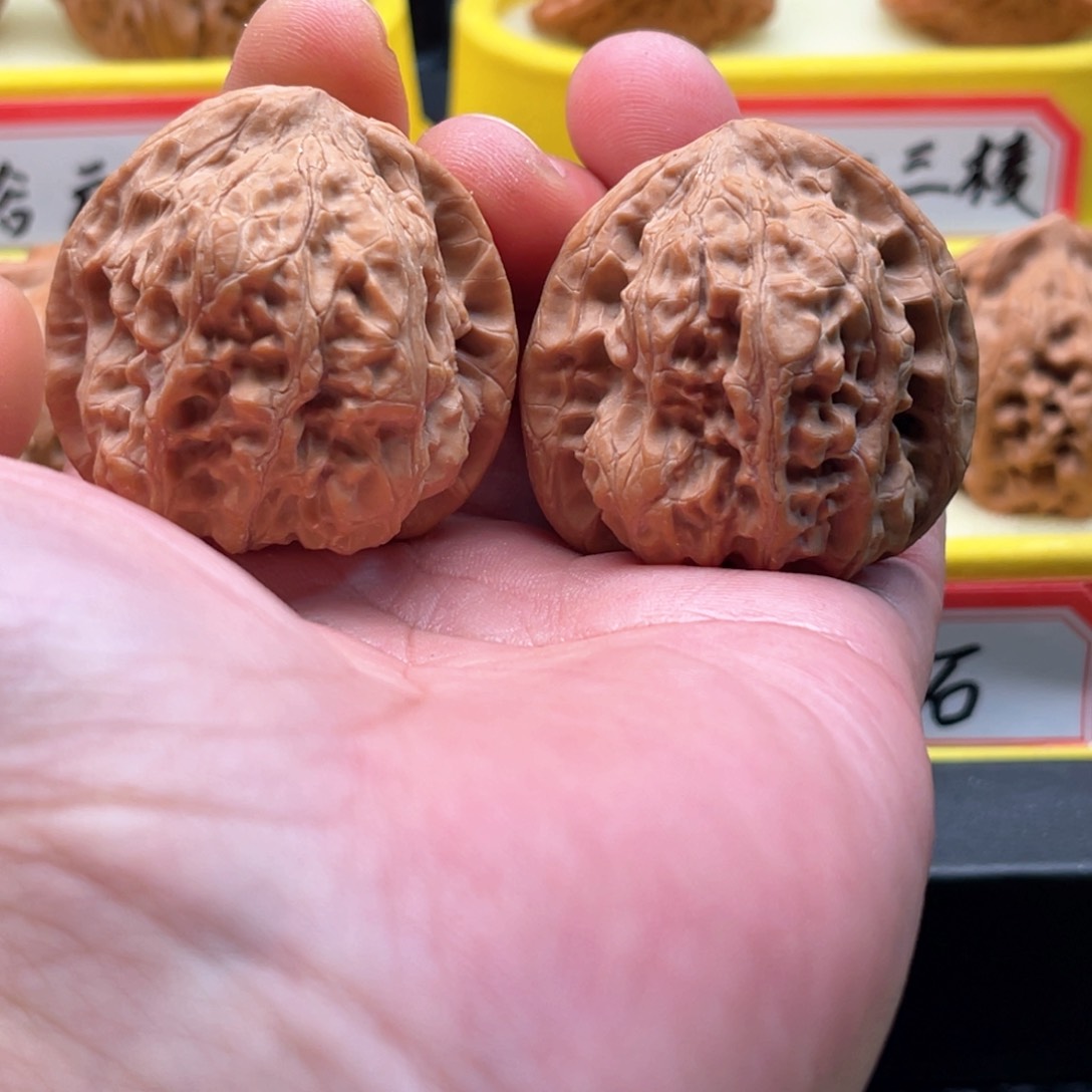 文玩核桃吊坠40靠山王