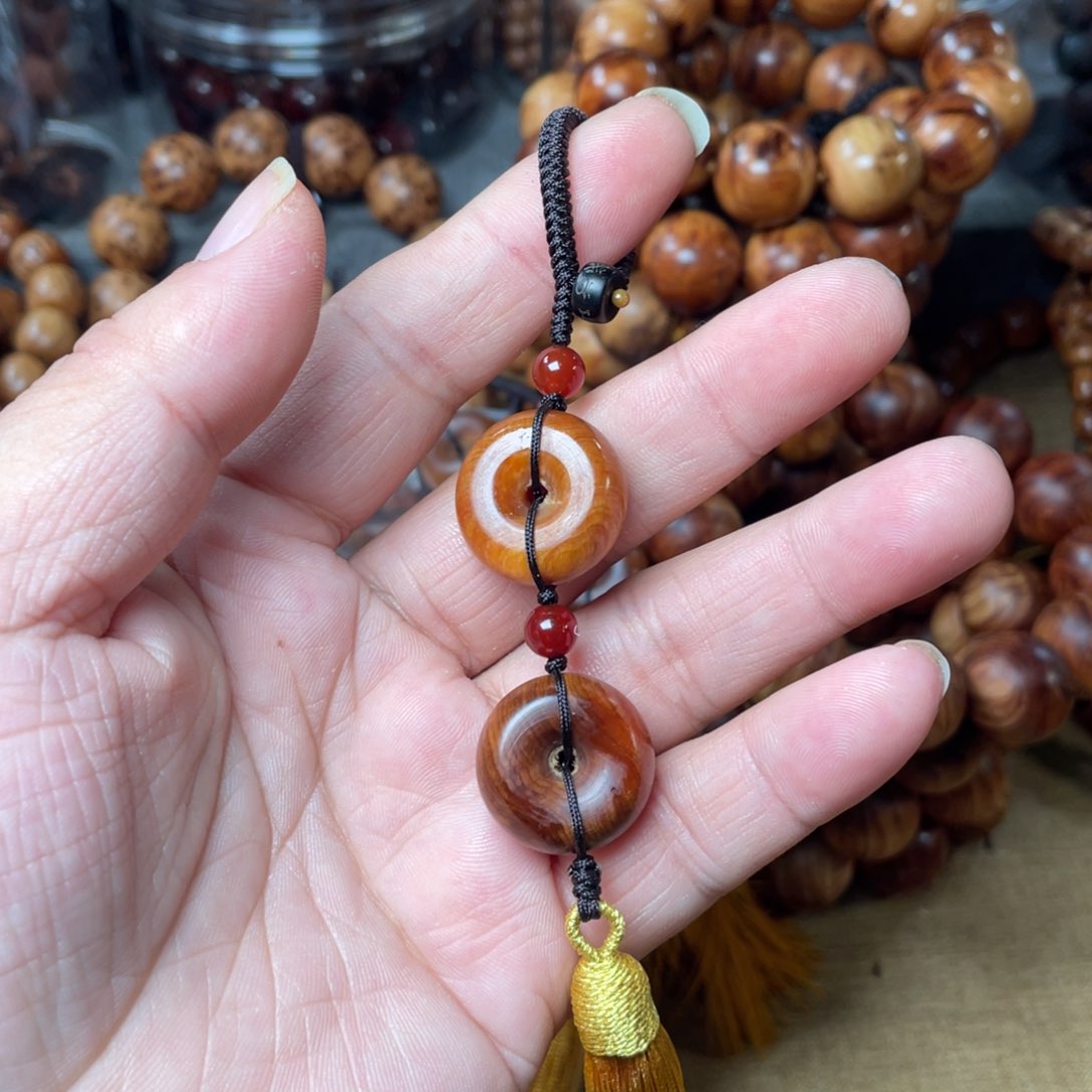 柏木（崖柏）其他咖***头崖柏平安扣十级灯牌