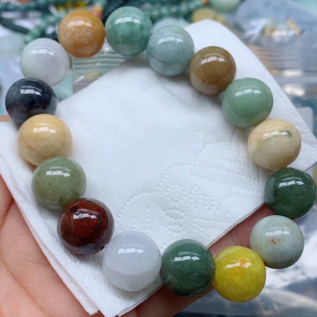 翡翠颈饰未镶嵌手串