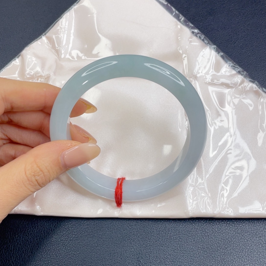 小***汁翡翠未镶嵌手镯冰条