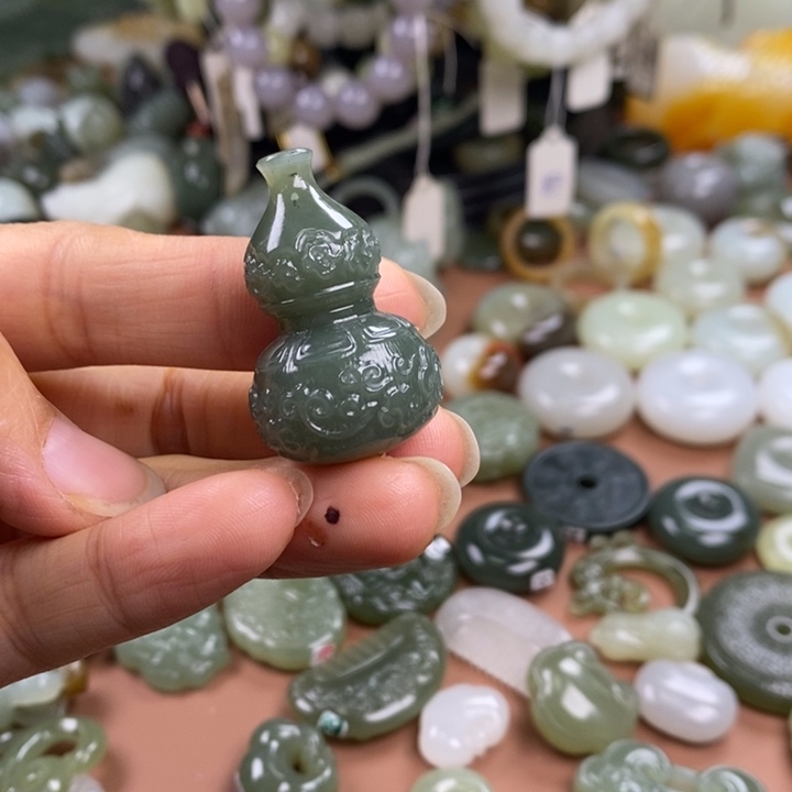 和田玉未镶嵌颈饰予