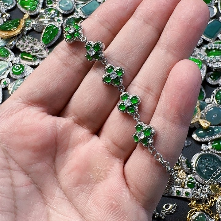 翡翠颈饰未镶嵌天然A货翡翠放漏