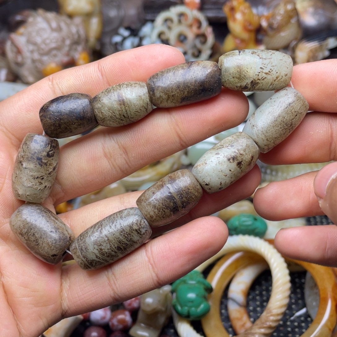 和田玉（糖玉）未镶嵌挂件