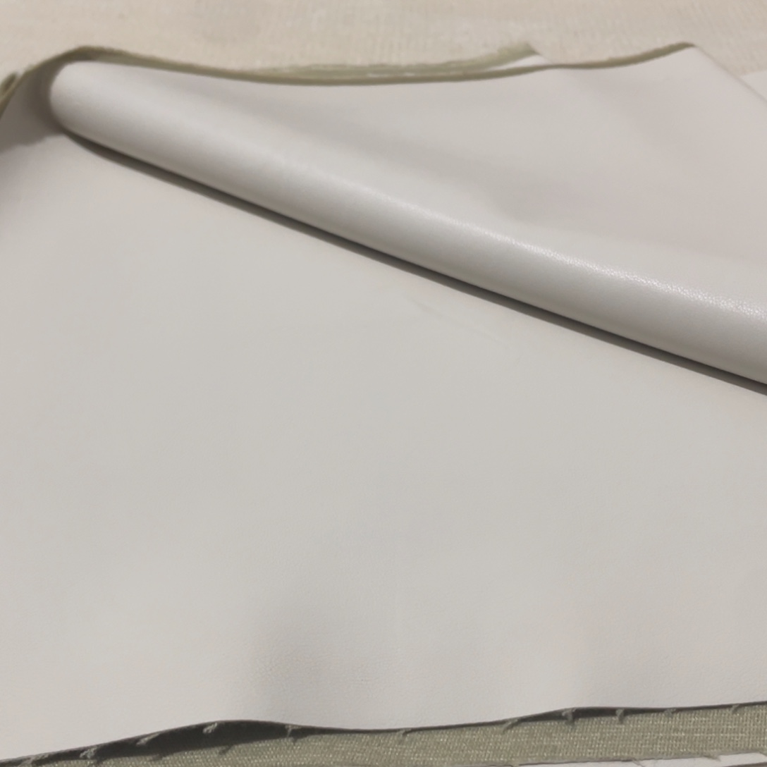 白色布衬底1米。    