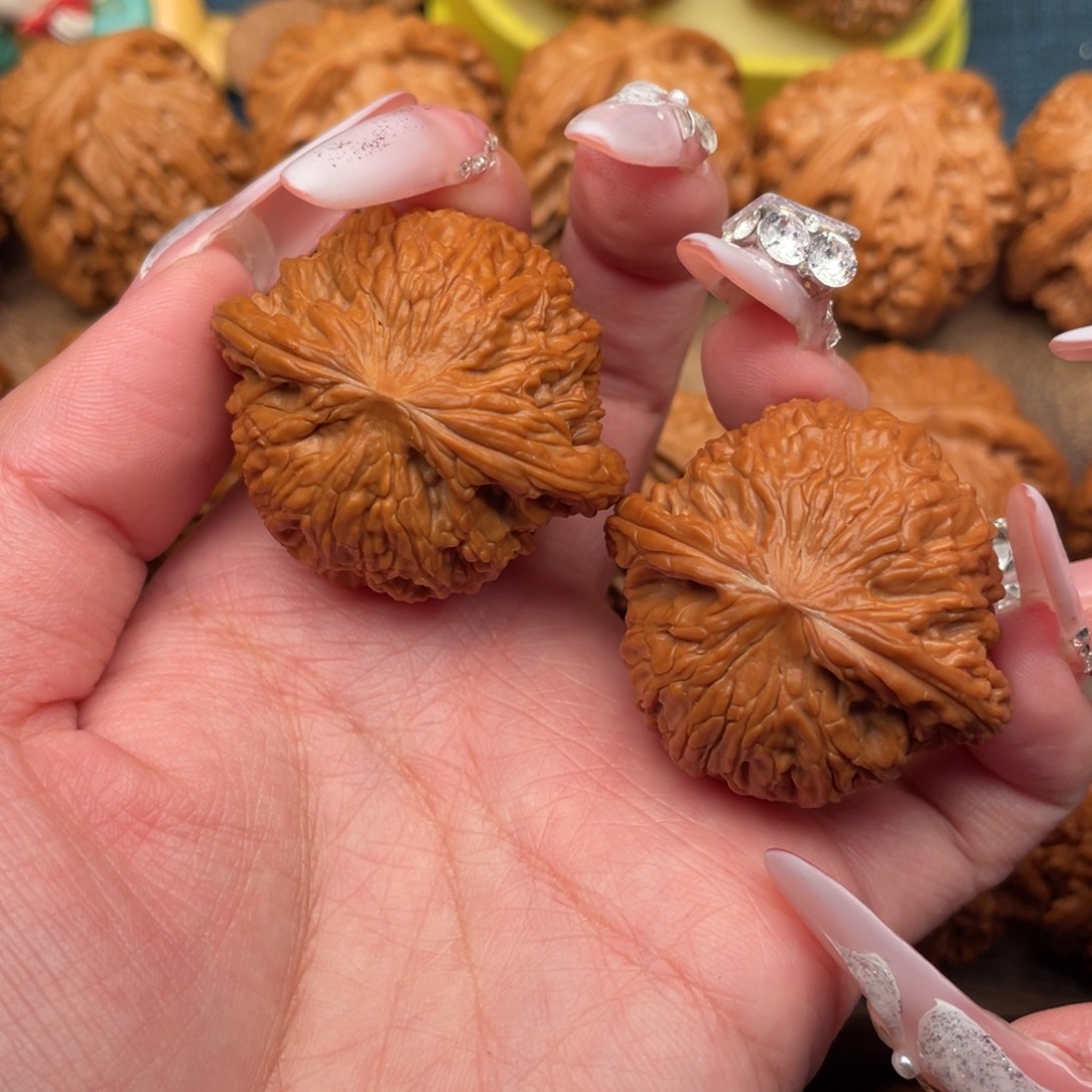 把件文玩核桃全品精配毕业正磨40。正肩正纹路