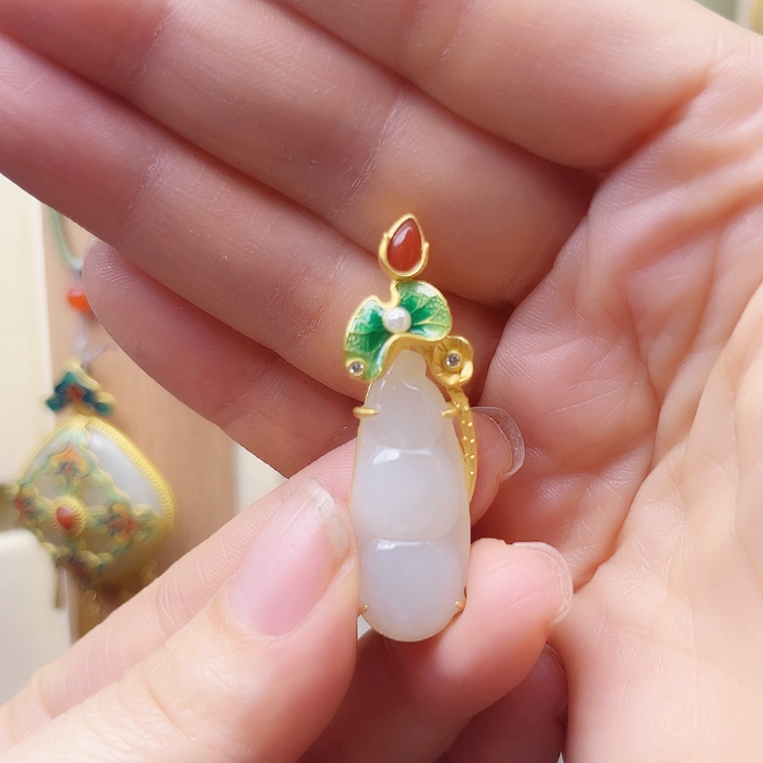 和田玉银S925镀金镶嵌颈饰