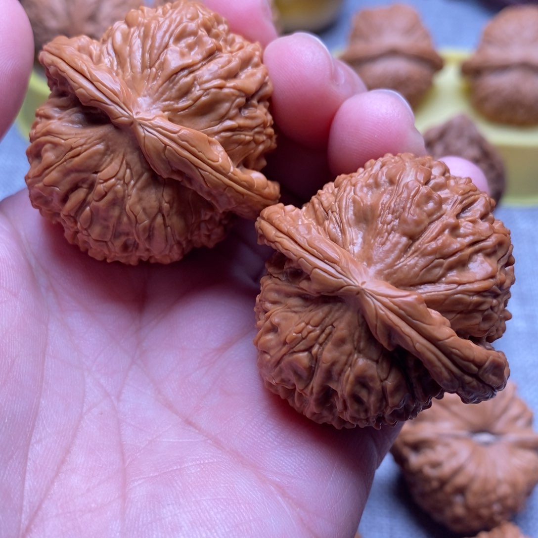 文玩核桃把件43红皮毕业白狮子