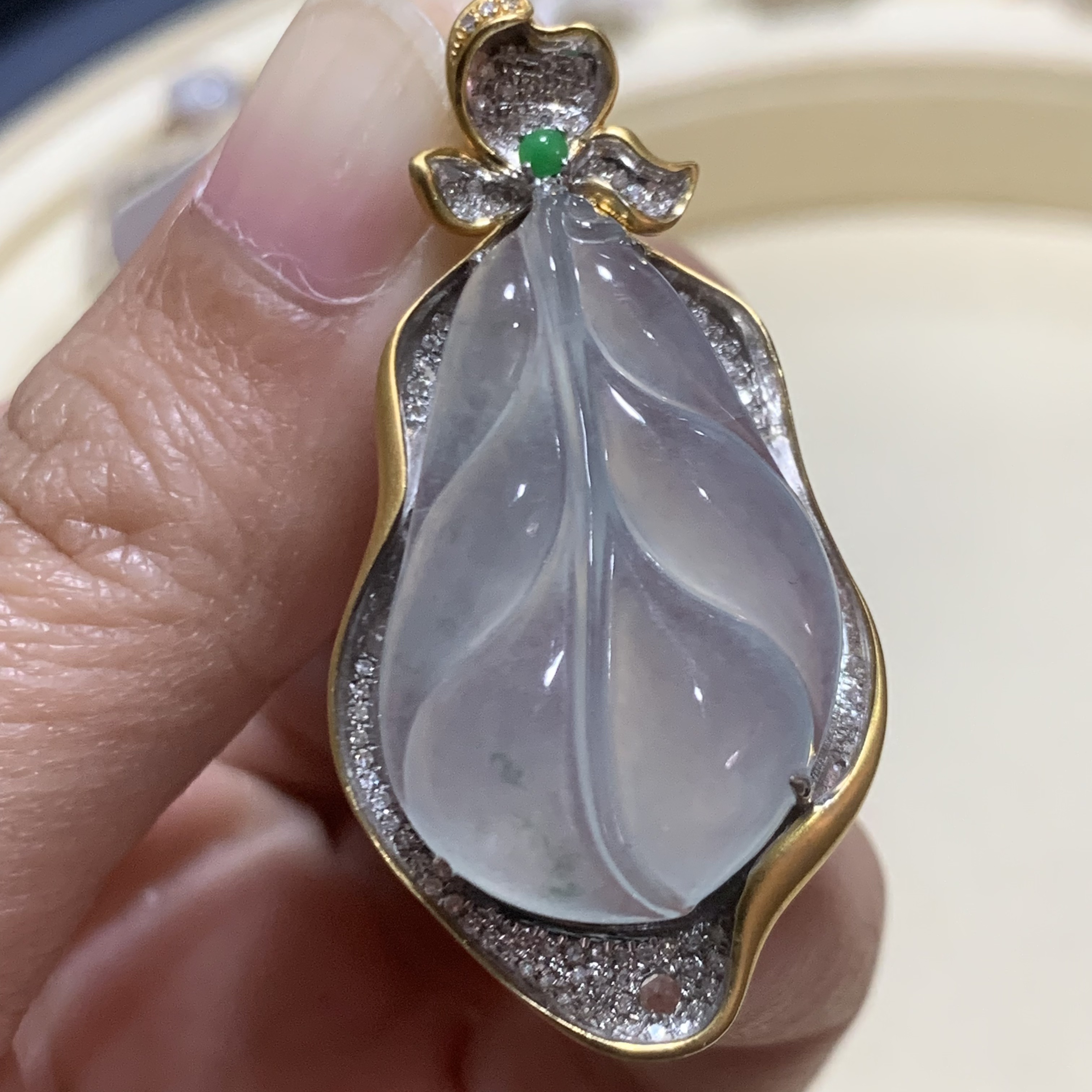 18k金镶嵌翡翠树叶吊坠
