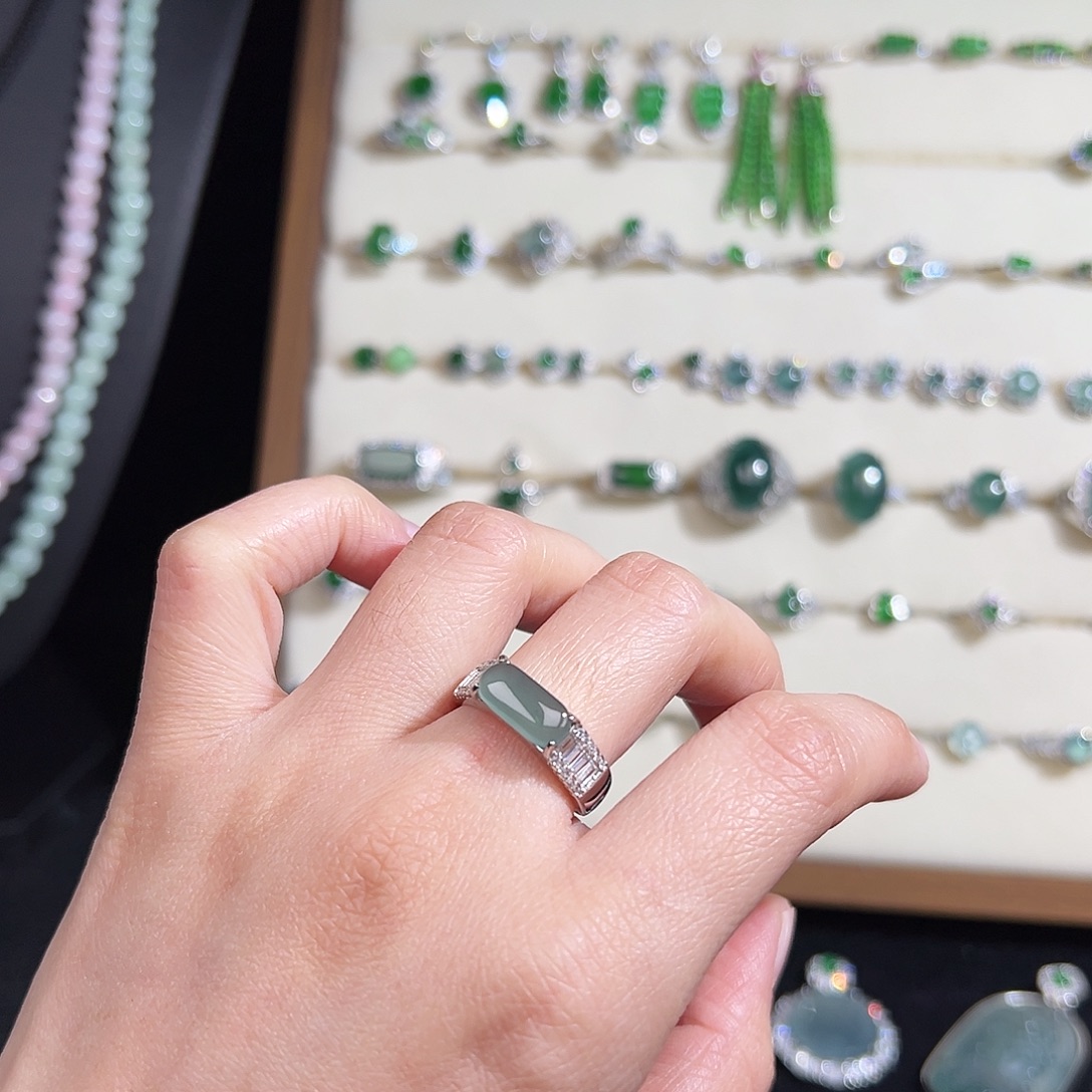 翡翠未镶嵌戒指天然