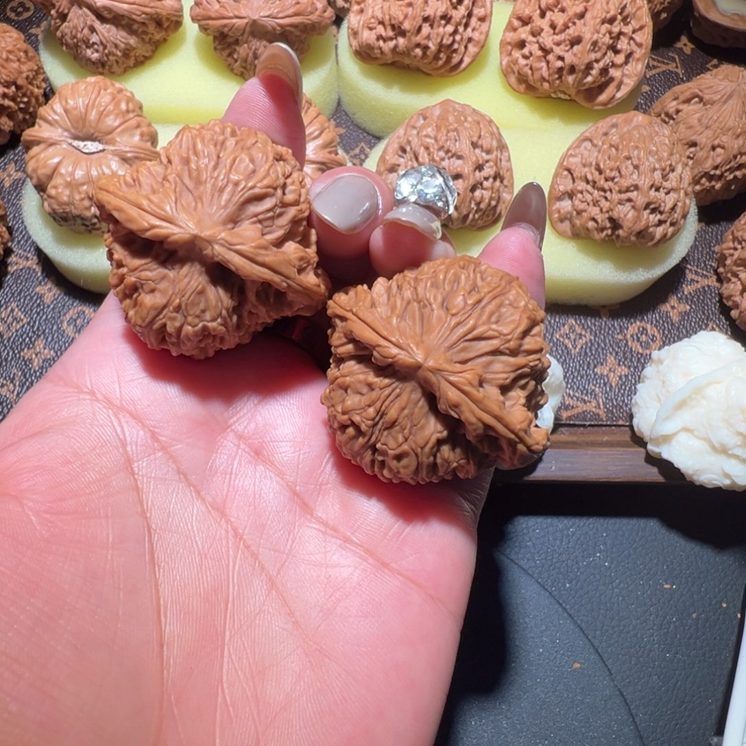 文玩核桃吊坠南疆石42福利