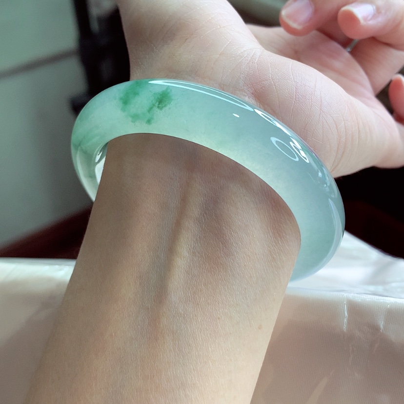 【闪购商品】翡翠手镯未镶嵌56.6小钢炮毕业A