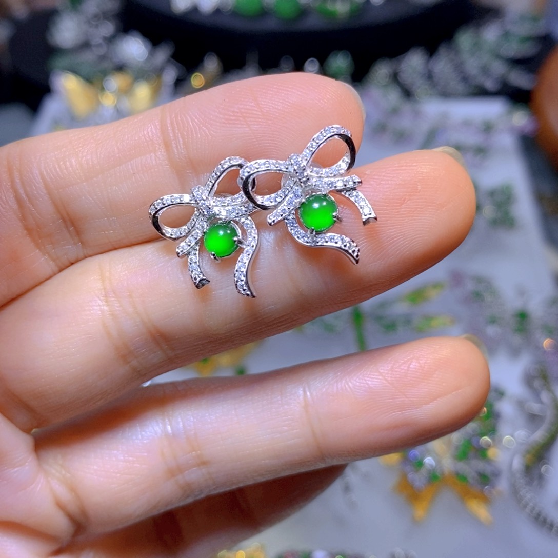 翡翠颈饰银S925镶嵌天然翡翠