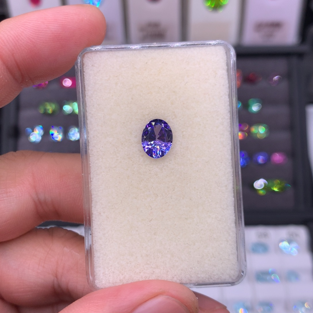 1.64克拉未镶嵌坦桑石