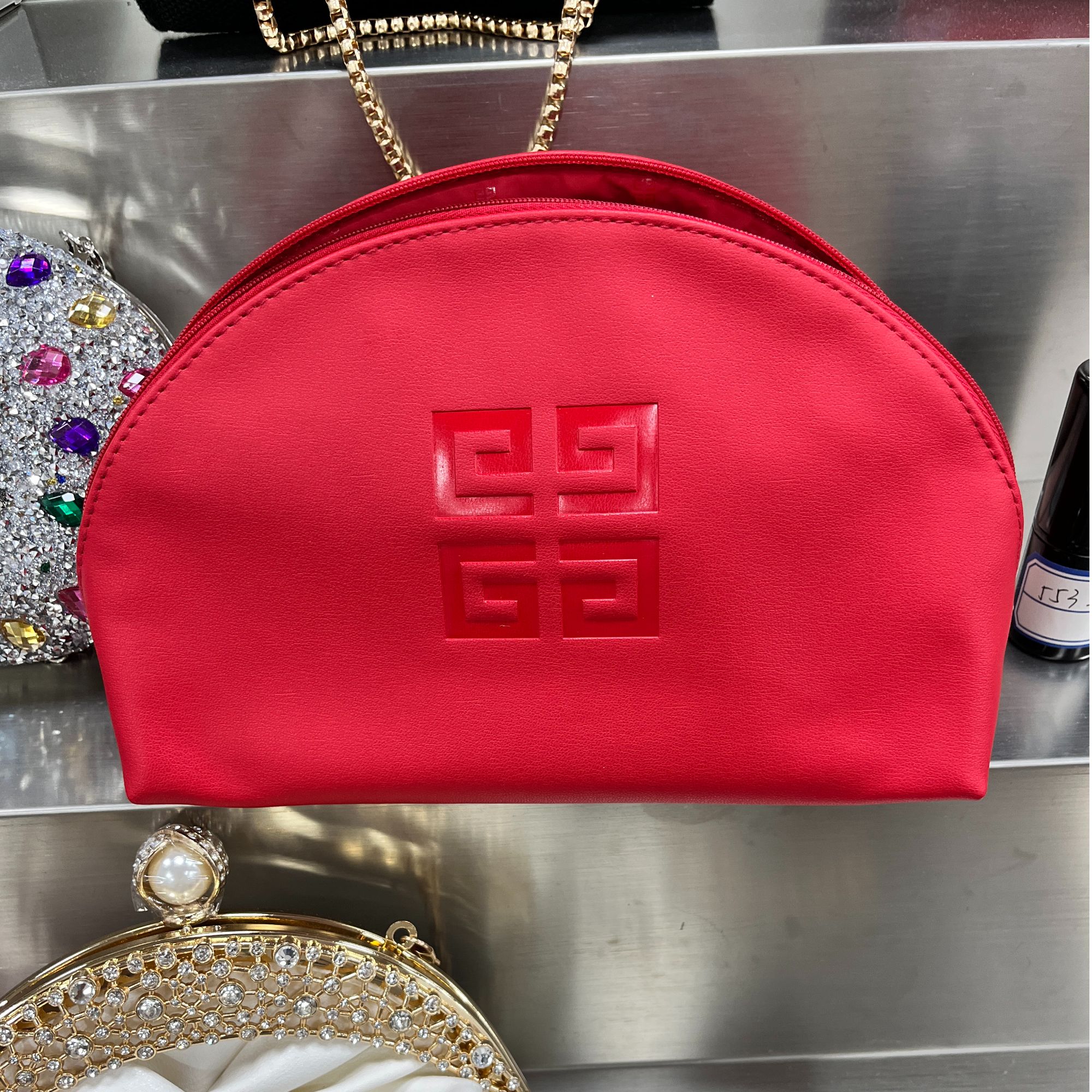 纪梵希【K164】新款贝壳红色大容量PU高档化妆包收纳包洗漱包