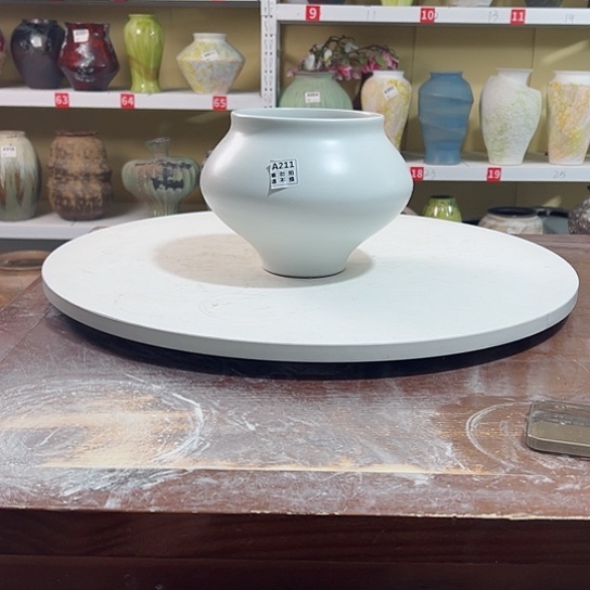 瓶高20口15。陶瓷精品摆件。211