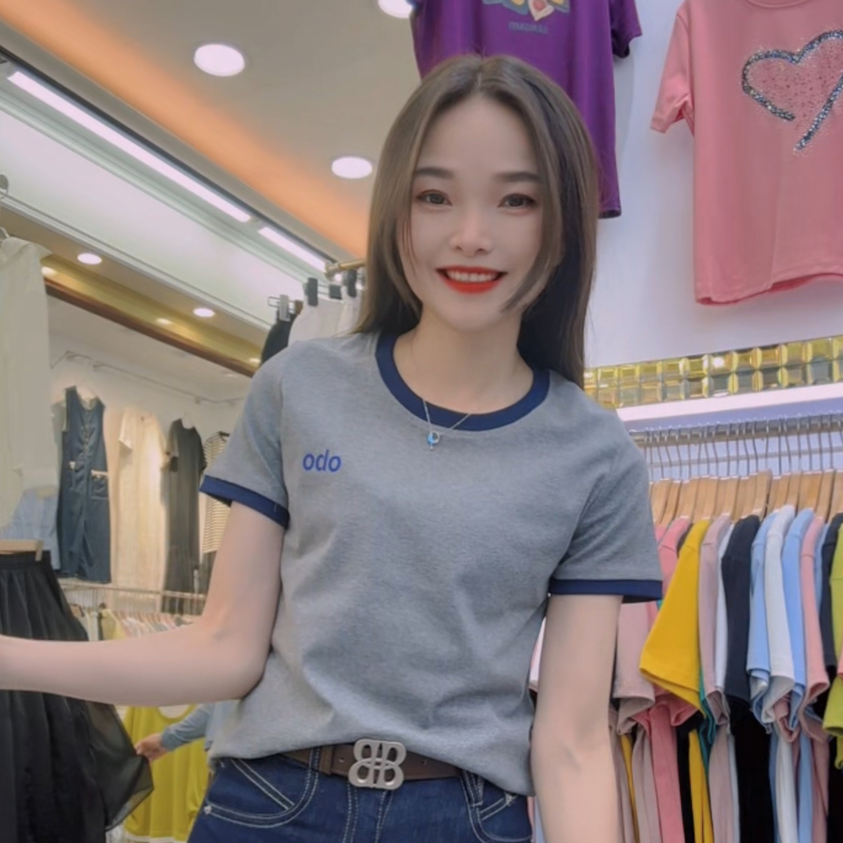 圆领印花短袖修身型T恤拼接百搭女士修身休闲