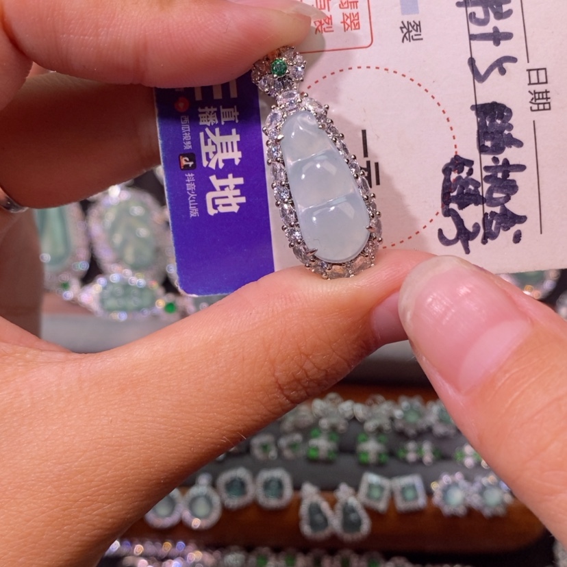 【闪购商品】翡翠未镶嵌颈饰天然