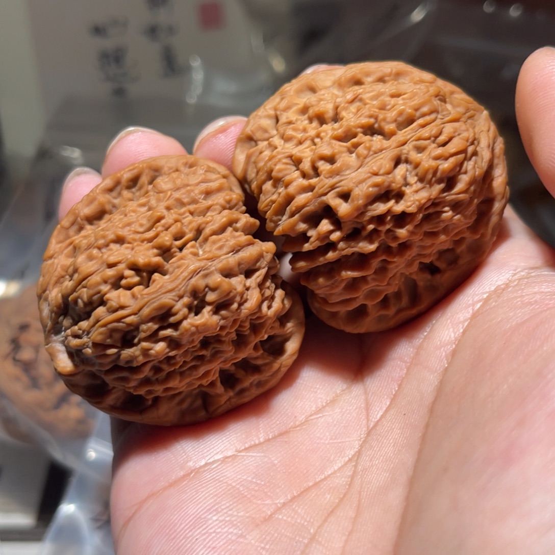 嗨***！吊坠文玩核桃43凹底南疆石核桃