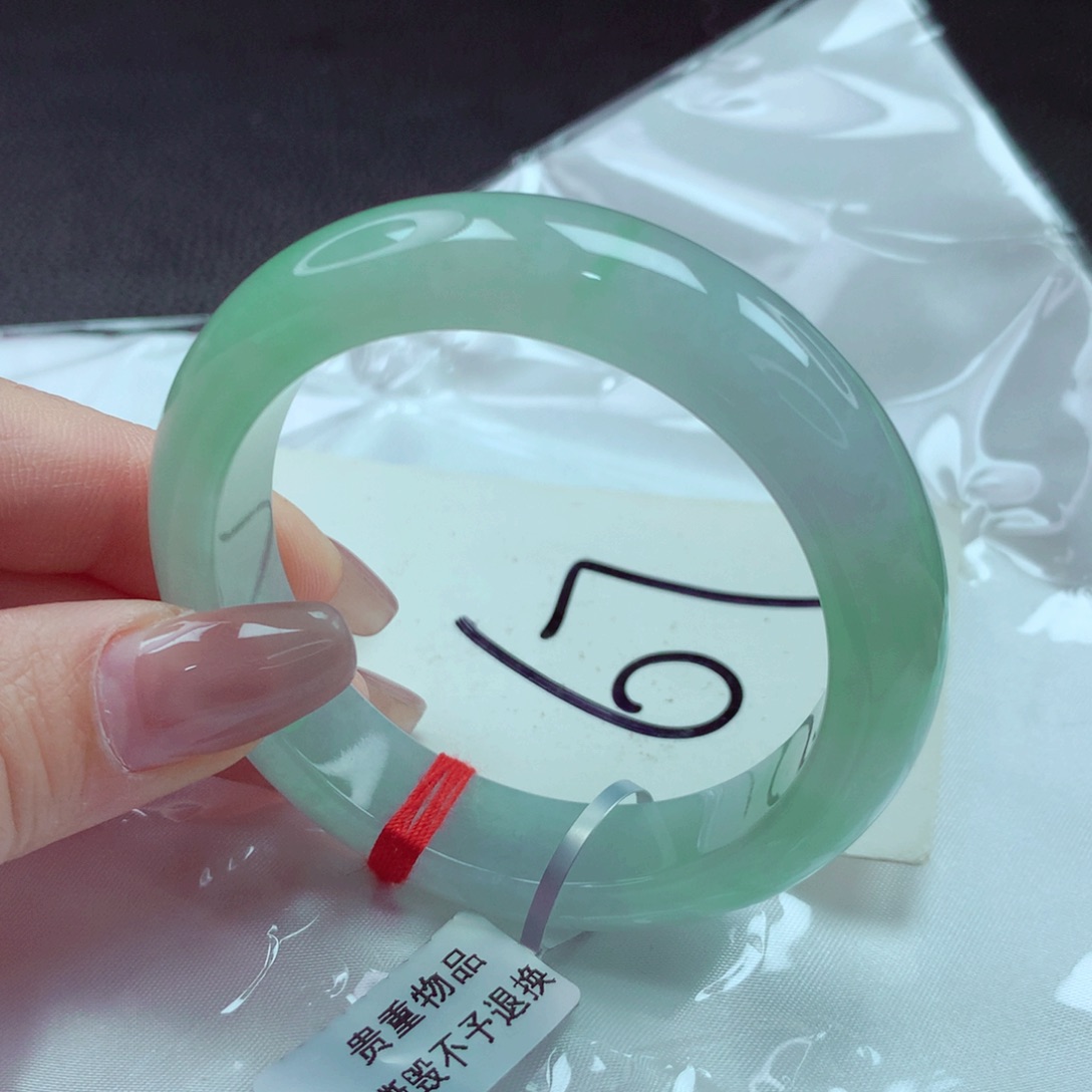 翡翠手镯未镶嵌手镯52