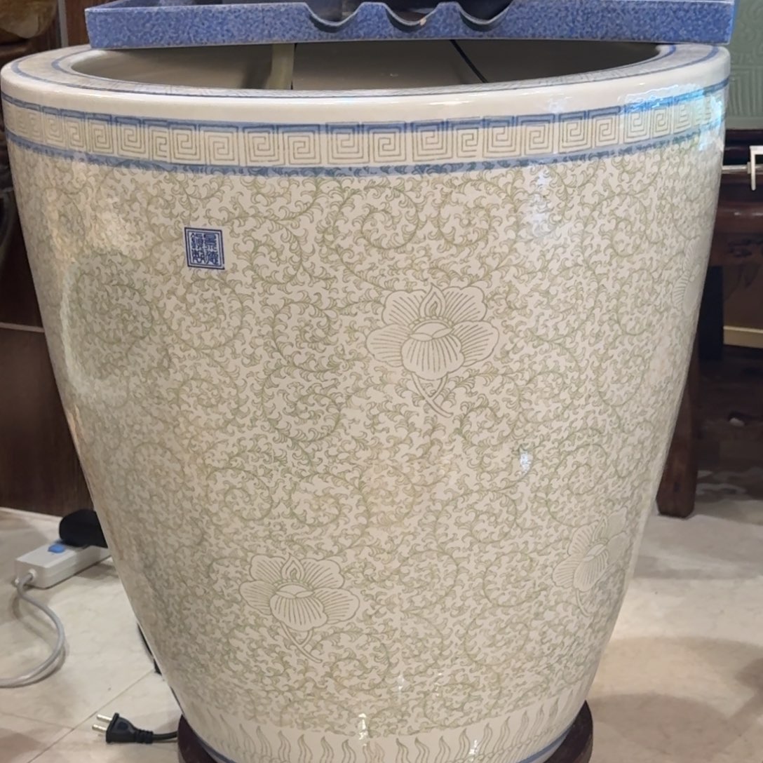 小***子琉璃手工艺品52*56绿勾莲青花描边+滑轮底座6轮+灯带