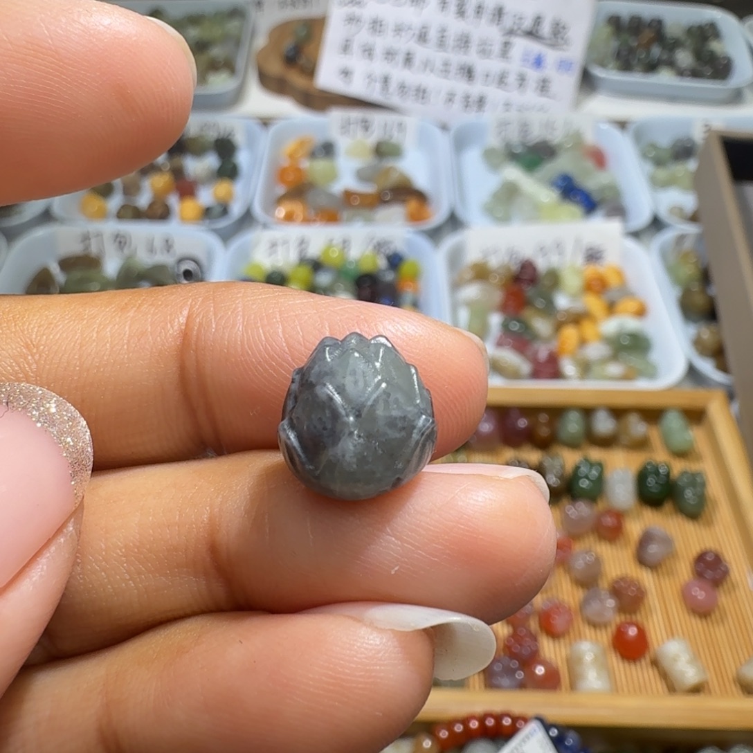 和田玉未镶嵌珠宝奇石